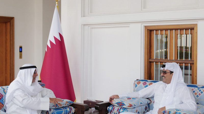 أمير دولة قطر يستقبل رئيس وفد مجلس أمناء مركز أكسفورد للدراسات الاسلامية