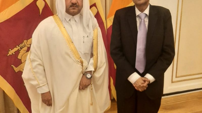 وزير الخارجية السريلانكي يجتمع مع السفير القطري لدى بلاده