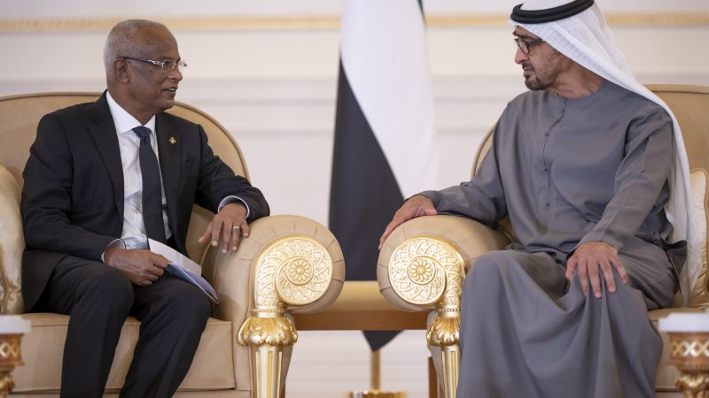 الرئيس المالديفي يلتقي برئيس دولة الإمارات