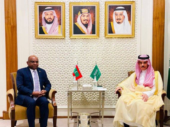 وزير الخارجية السعودي يستقبل نظيره المالديفي