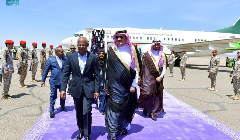 الرئيس المالديفي يصل إلى المدينة المنورة