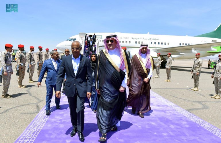 الرئيس المالديفي يصل إلى المدينة المنورة