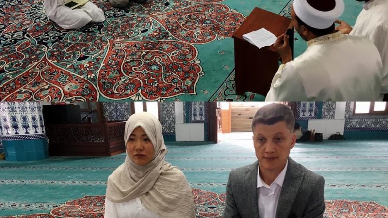 بعد تأثرها بصلوات المسلمين، سيدة يابانية تشهر إسلامها