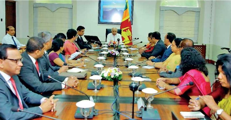 سريلانكا تدعو مبعوثيها للبحث عن حلول لأزمتها الحالية