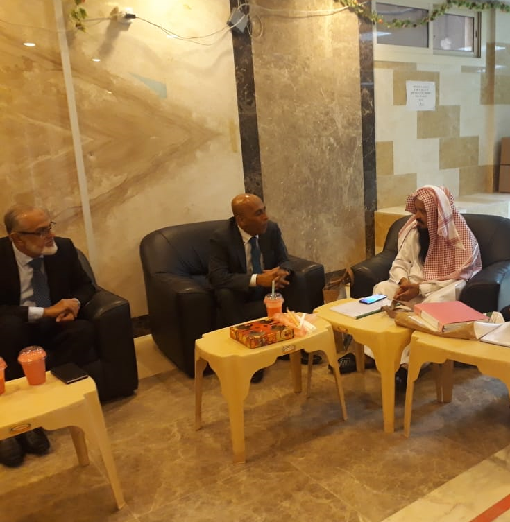 ناظر وقف جمعية الحج السيلانية يستقبل المبعوثين السريلانكيين