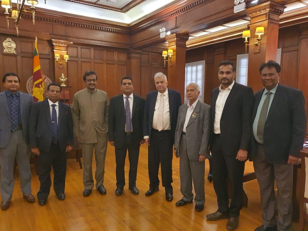 رئيس جمهورية سريلانكا يستقبل وفدًا من كبار رجال الأعمال المحليين