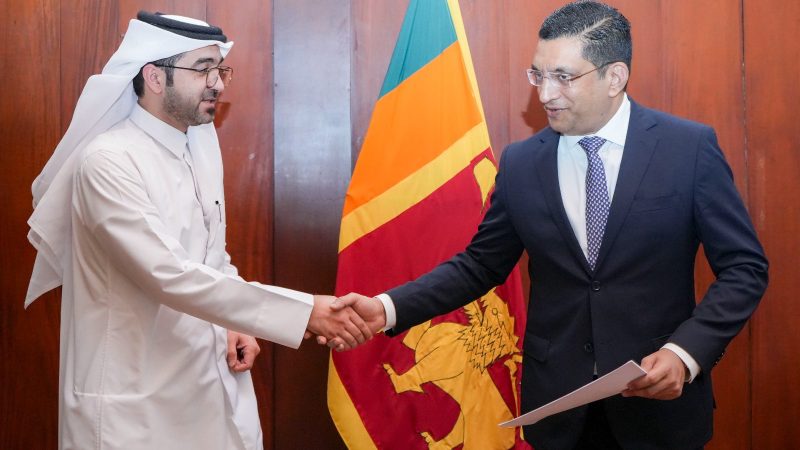 سريلانكا تشكر أمير دولة قطر على دعمه لإجلاء رعاياها العالقين في منطقة الصراع