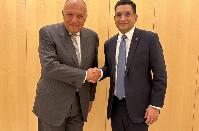 مصر وسريلانكا تؤكدان رغبتهما المشتركة في مواصلة تعزيز أطر التعاون الثنائي