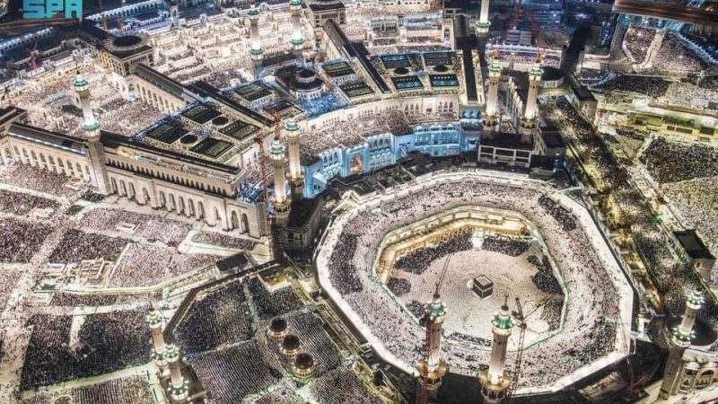 فيديو: ملايين المعتمرين والزائرين في المسجد الحرام في 27 من رمضان