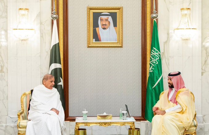 مباحثات ثنائية بين السعودية وباكستان لتعزيز علاقاتهما في مختلف المجالات