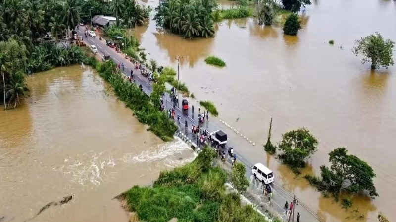 فيضانات عارمة تشلّ العاصمة السريلانكية كولومبو ومناطق واسعة في البلاد